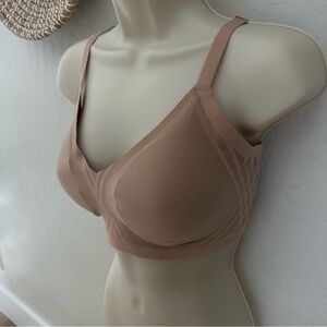 Honeylove Silhouette Wireless Bra in Sand. Size 1X.